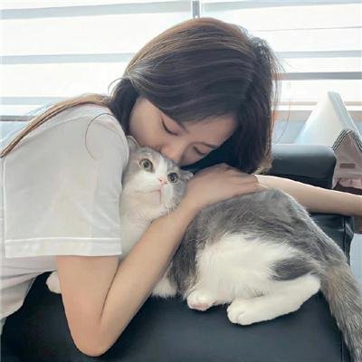 好莱坞诈骗女王